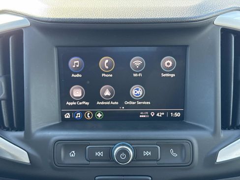 Used 2023 GMC Terrain SLE w/ Driver Convenience Package image 3