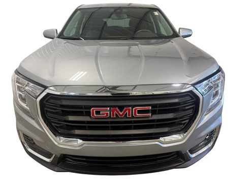 Used 2024 GMC Terrain SLE FWD image 3