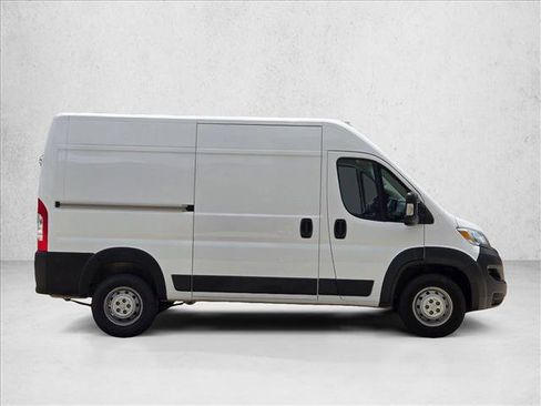 Used 2024 RAM ProMaster 2500 w/ Convenience Group FWD image 4