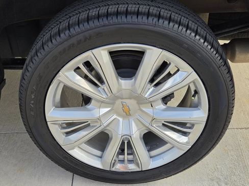 Used 2023 Chevrolet Silverado 1500 High Country w/ High Country Premium Package AWD/4WD image 43