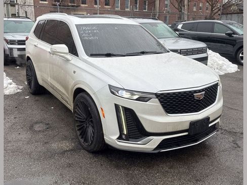 Used 2021 Cadillac XT6 Premium Luxury image 1