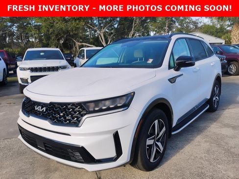 Used 2022 Kia Sorento EX w/ Panoramic Sunroof Package image 1