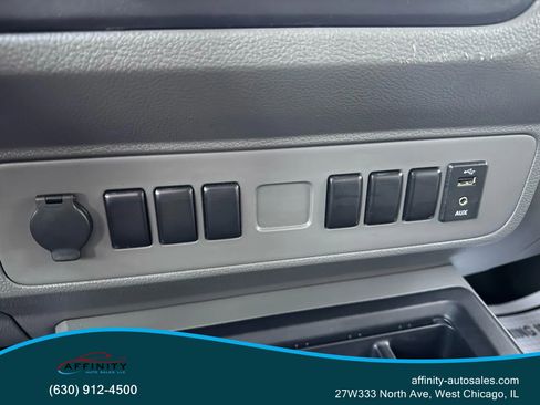 Used 2020 Nissan NV 3500 S image 28