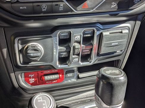 Certified 2020 Jeep Wrangler Unlimited Rubicon w/ Dual Top Group image 11