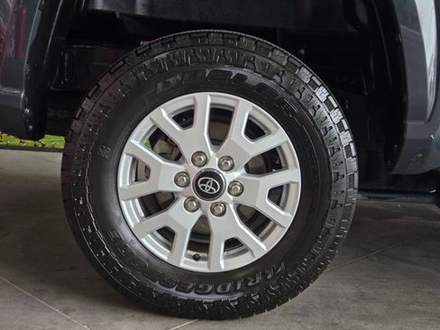 Used 2024 Toyota Tacoma SR5 AWD/4WD image 5