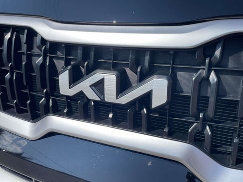 Used 2024 Kia Telluride EX w/ EX Captain's Chair Package FWD image 28