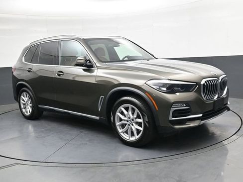 Used 2021 BMW X5 xDrive40i w/ Premium Package AWD/4WD image 2