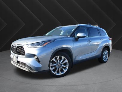 Used 2023 Toyota Highlander Limited