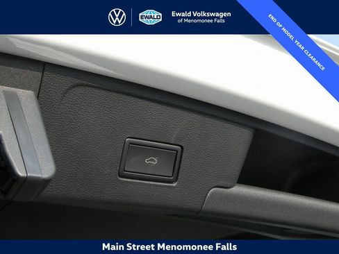 New 2025 Volkswagen Atlas Cross Sport SE AWD/4WD image 25