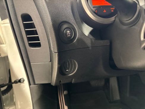 Used 2015 Nissan 370Z Coupe RWD image 16