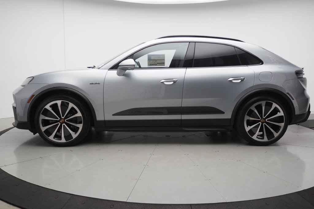 Used 2026 Porsche Macan GTS Electric AWD/4WD image 8