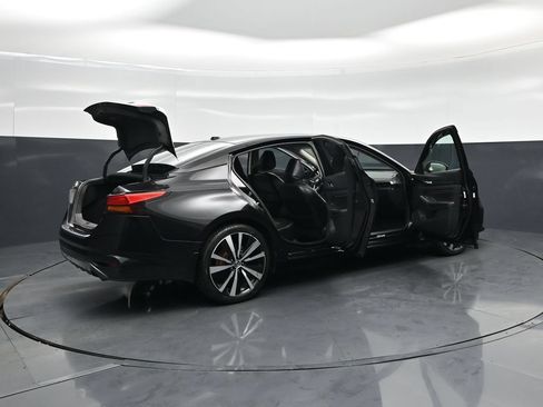 Used 2019 Nissan Altima 2.5 SR w/ SR Premium Package FWD image 5