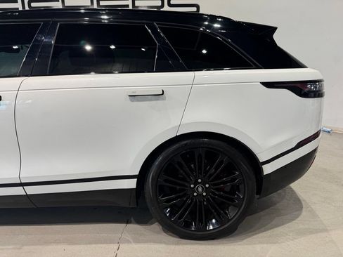 Used 2025 Land Rover Range Rover Velar Dynamic HSE AWD/4WD image 4