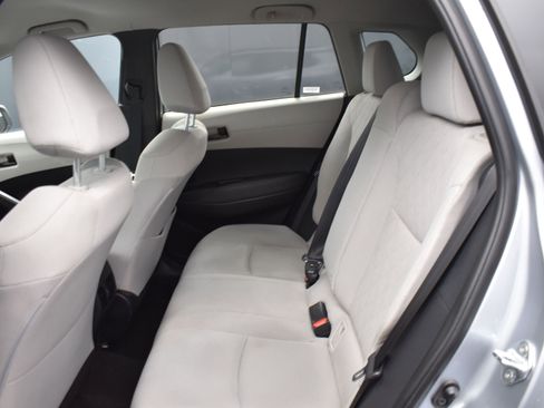 Used 2022 Toyota Corolla Cross LE image 12