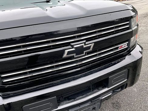 Used 2017 Chevrolet Silverado 2500 LTZ w/ Midnight Edition image 28