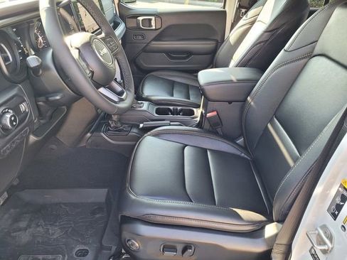 New 2026 Jeep Gladiator Sport image 8