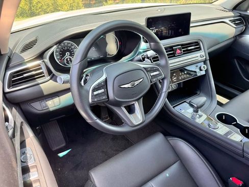 Used 2025 Genesis G70 2.5T image 16