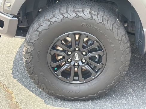 Used 2019 Ford F150 Raptor w/ Equipment Group 802A Luxury AWD/4WD image 13