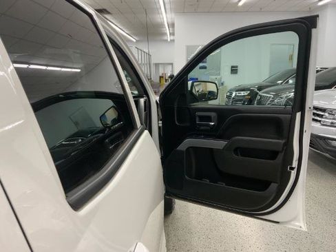Used 2018 Chevrolet Silverado 1500 LT w/ All Star Edition AWD/4WD image 30