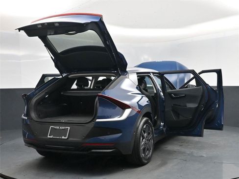 New 2025 Kia EV6 Light w/ Light LR Technology Package image 19