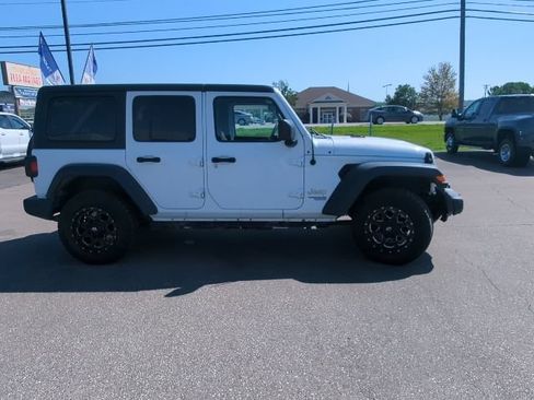 Used 2018 Jeep Wrangler Unlimited Sport S AWD/4WD image 14