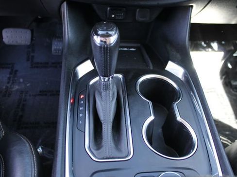 Used 2020 Chevrolet Traverse Premier w/ Redline Edition image 15