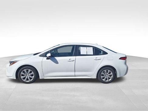 Used 2024 Toyota Corolla LE image 20