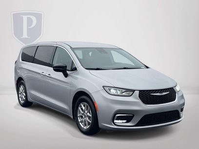 Certified 2024 Chrysler Pacifica Touring-L