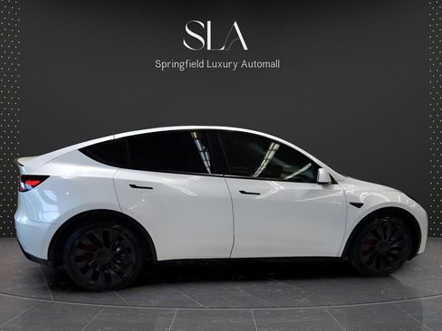 Used 2023 Tesla Model Y Long Range AWD/4WD image 3