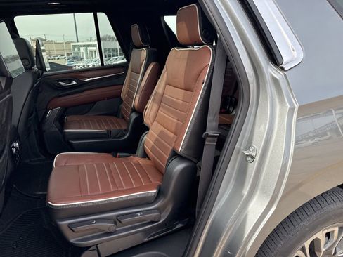 Used 2023 GMC Yukon Denali Ultimate image 13