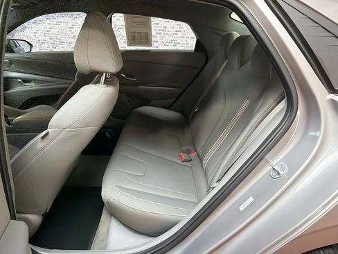 Used 2023 Hyundai Elantra SEL w/ Convenience Package FWD image 14