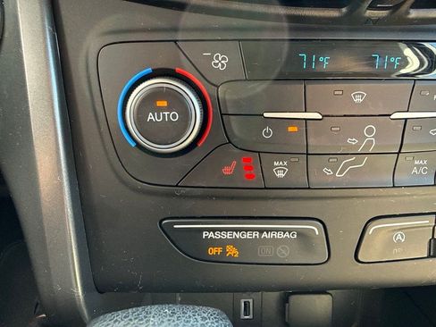 Used 2019 Ford Escape SE FWD image 16