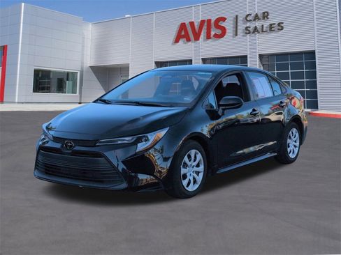 Used 2025 Toyota Corolla LE image 1