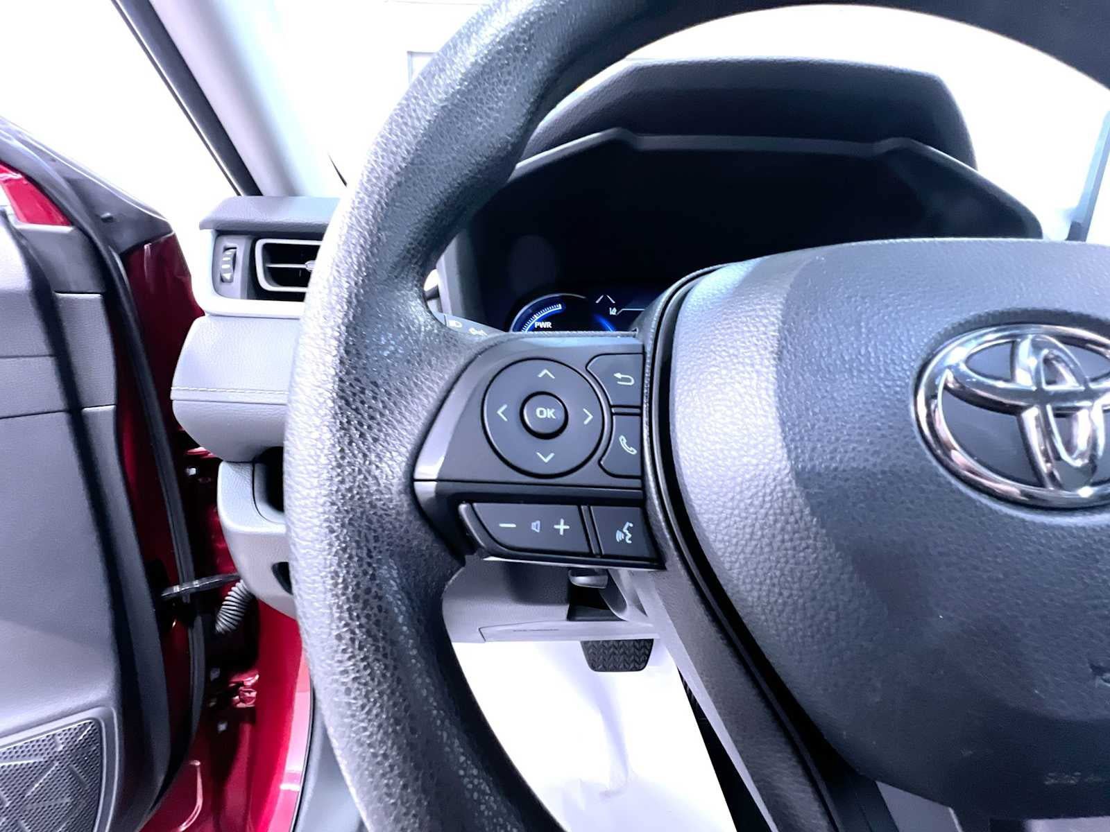 Used 2025 Toyota RAV4 XLE AWD/4WD image 20