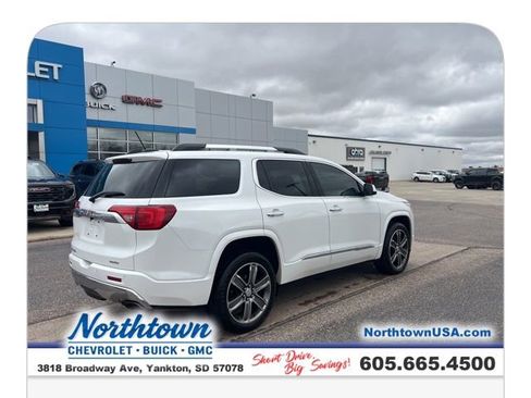Used 2017 GMC Acadia Denali w/ Technology Package image 9