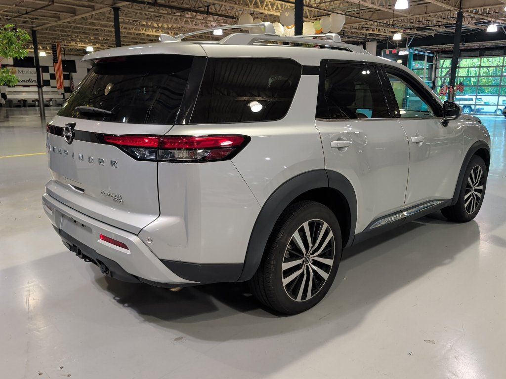 Used 2023 Nissan Pathfinder Platinum AWD/4WD image 11