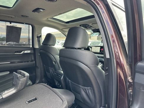Used 2023 Hyundai Palisade Limited AWD/4WD image 34