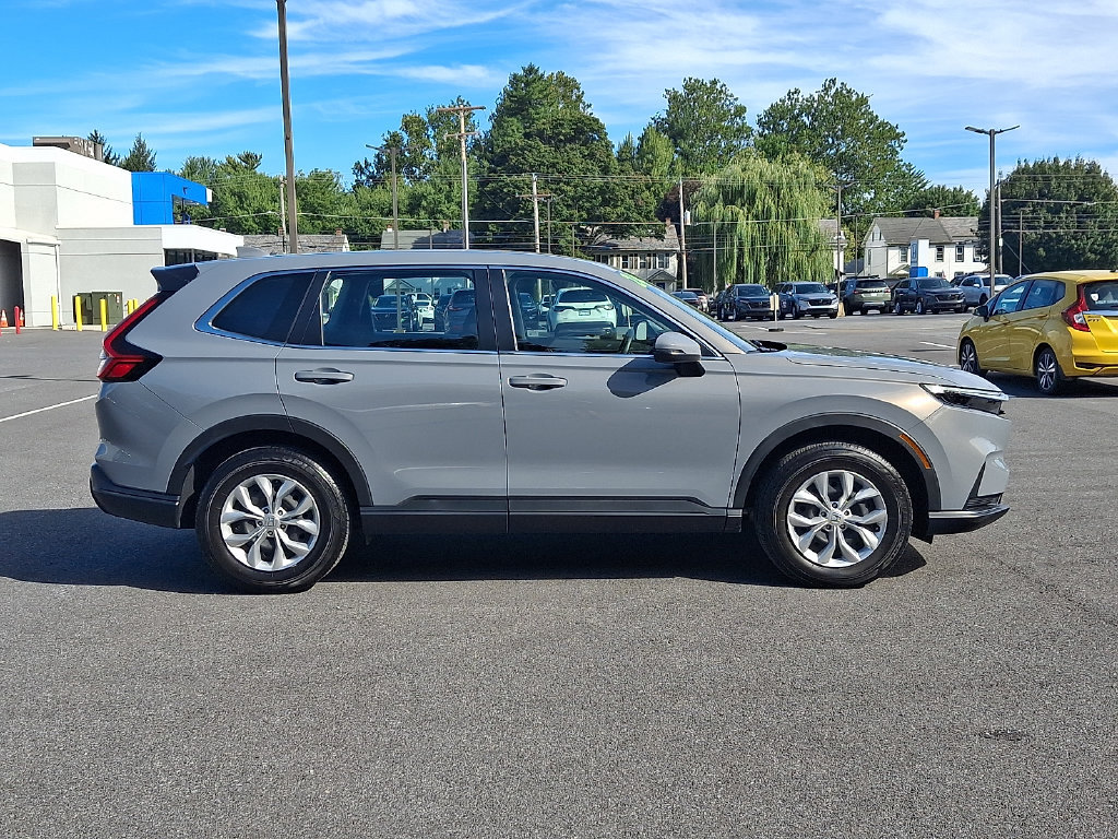 Used 2024 Honda CR-V LX image 7