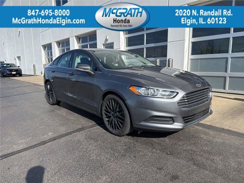 Used 2014 Ford Fusion SE image 1