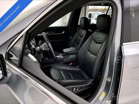 Used 2025 Cadillac XT6 Premium Luxury image 34