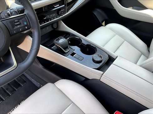 Certified 2023 Nissan Rogue SL AWD/4WD image 19