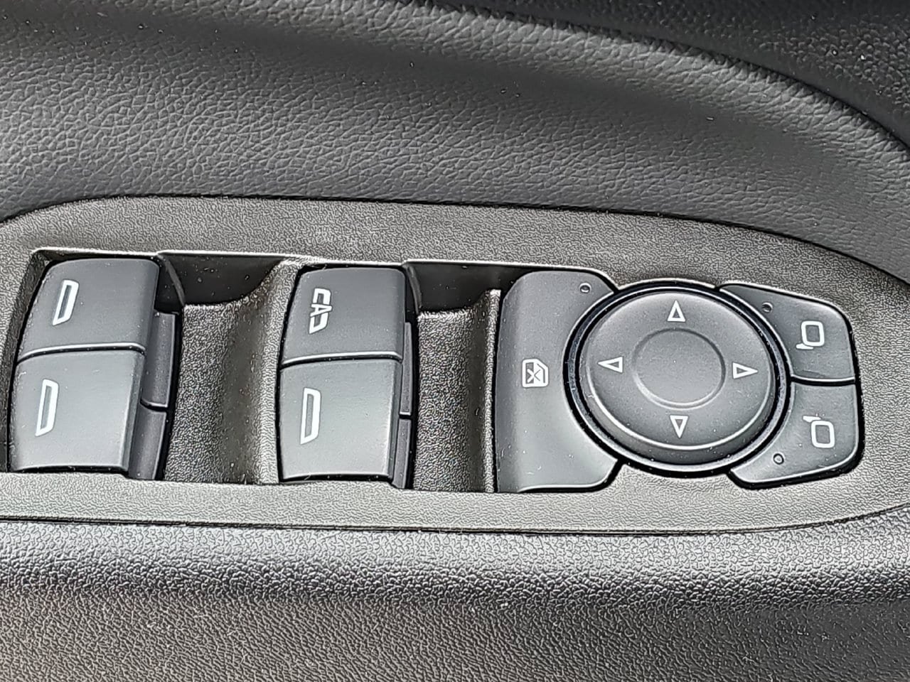 Used 2023 Chevrolet Equinox LT FWD image 32