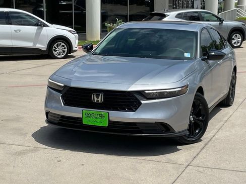 Used 2025 Honda Accord SE image 10