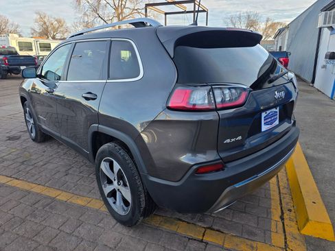 Used 2019 Jeep Cherokee Limited image 7