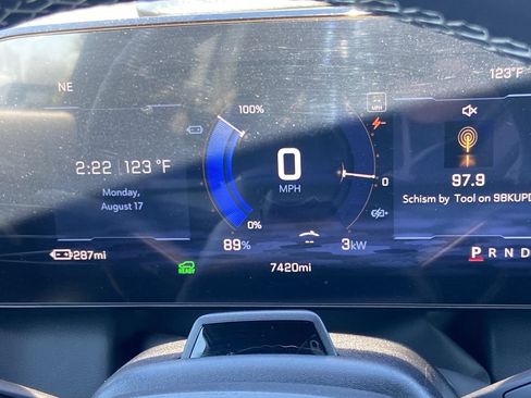Used 2025 Chevrolet Equinox EV LT w/ Active Safety Package 3 FWD image 7