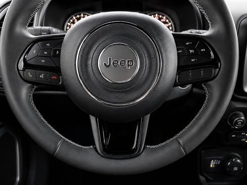 Used 2021 Jeep Renegade Latitude AWD/4WD image 40