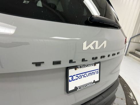 Used 2022 Kia Telluride EX w/ EX Premium Package image 28