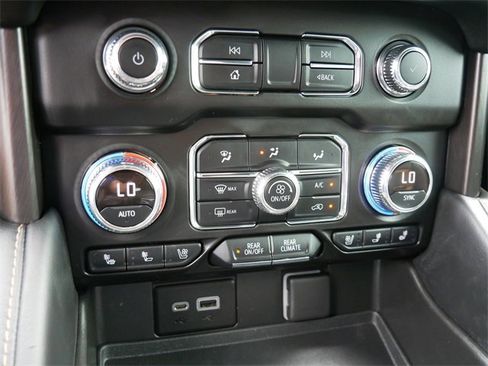 Used 2022 GMC Yukon AT4 image 23