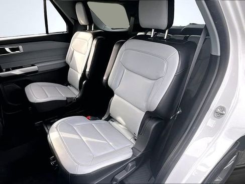 Used 2021 Ford Explorer XLT w/ Equipment Group 202A image 23