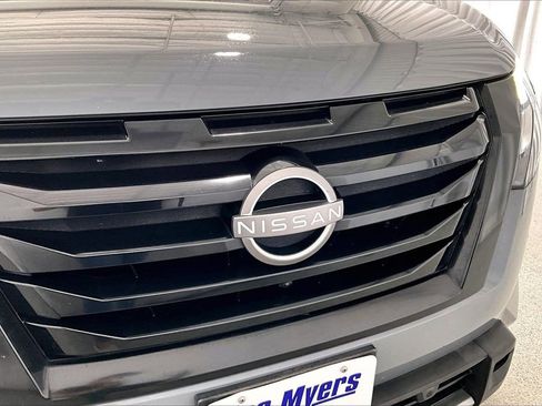 Used 2023 Nissan Pathfinder Platinum w/ Cargo Package image 7